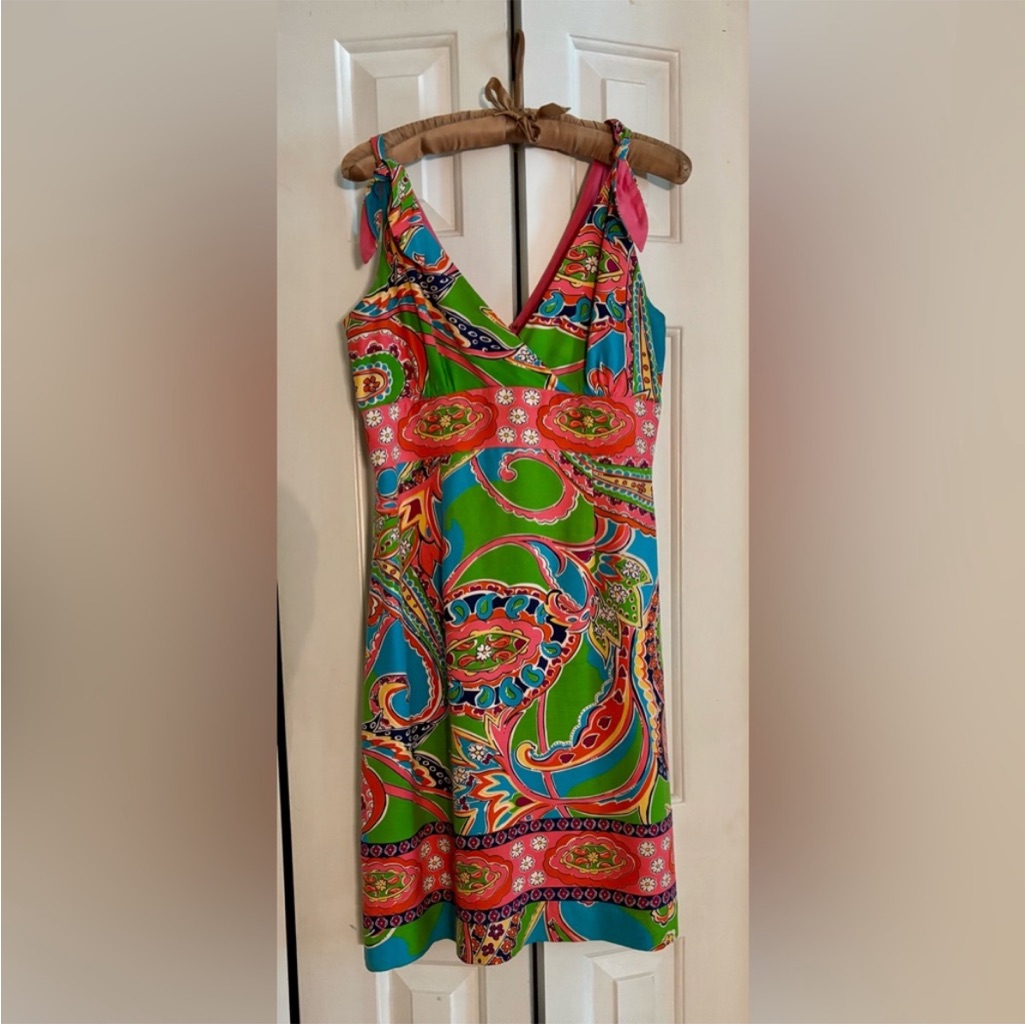 Fun Vintage Lilly Dress. Silk. Tag Size 8 But It Fits More Like A 6 Or 8!
